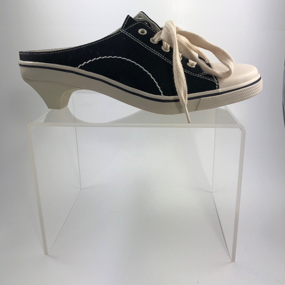 Chinese laundry Wash 7.5 Lace Up  Sneaker Heel